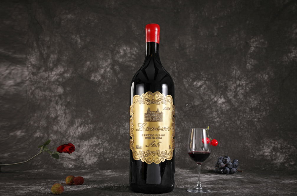 Yuncang Winery's brand LEESON red wine s