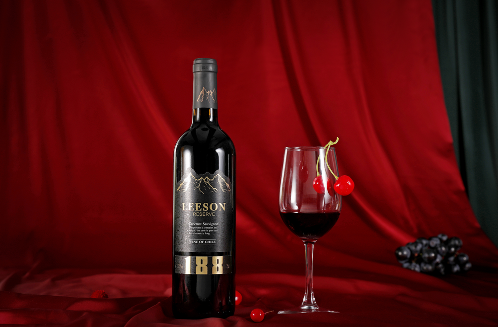 Yuncang winery's brand LEESON red wine s