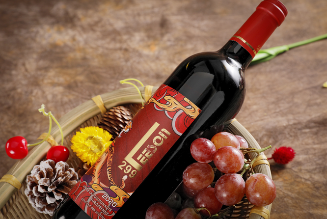 Red wine gifts, easily corresp