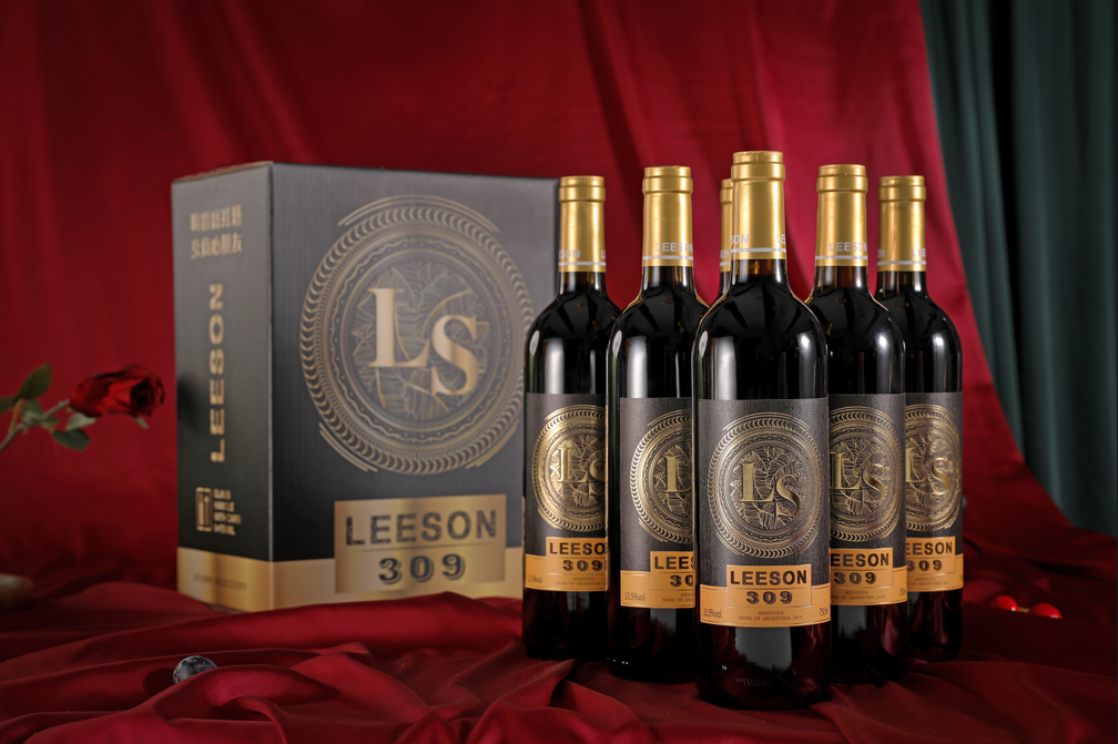 Yuncang Winery's brand LEESON red wine c