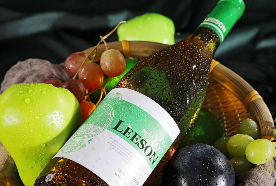 What does Yuncang winery's brand LEESON 