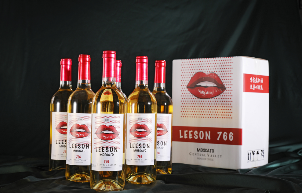 What is a blind tasting? How does LEESON